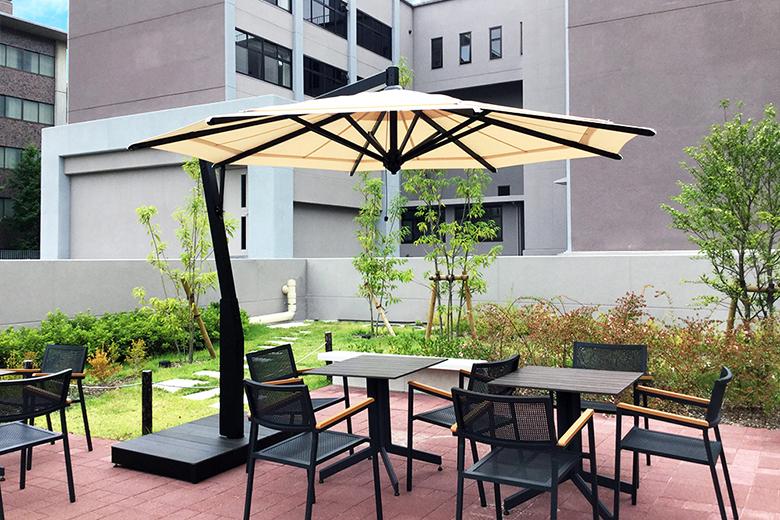 大型パラソル「ステラ」移動式タイプ