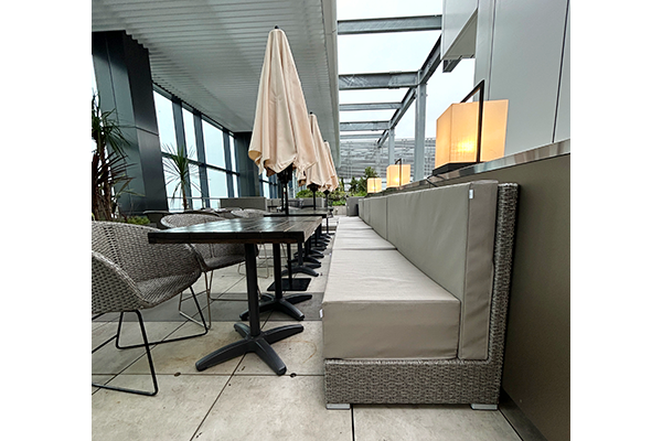 モーブル製屋外用クッション：背面クッション配置例