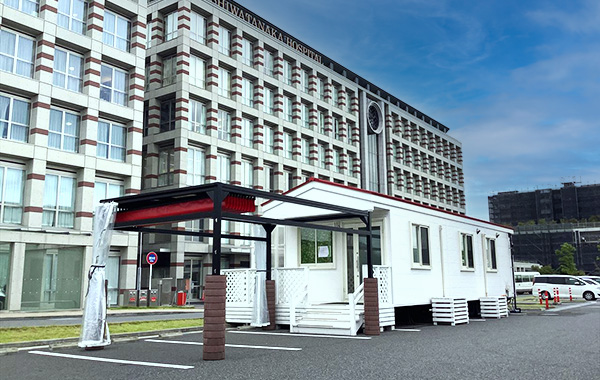 医療・福祉施設のオーニング活用法：病院の屋外設置事例