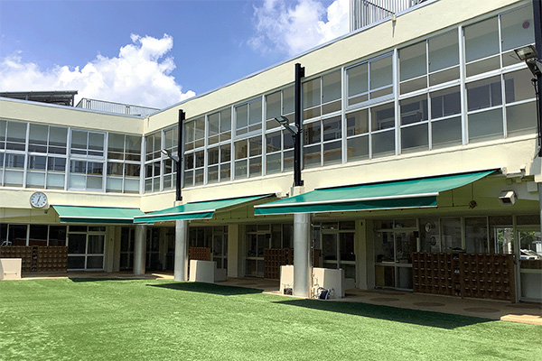 幼稚園：ジェノバ(壁付型)施工例